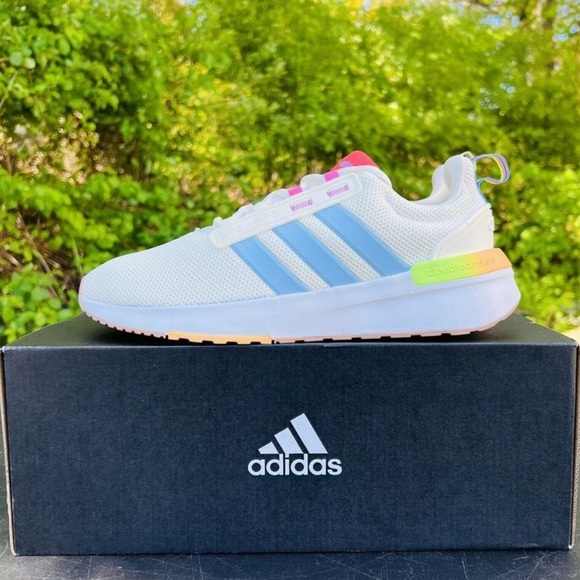 ❌ SOLD ❌ BNWT Adidas Racer TR21 Special Addition Love Unites - Picture 2 of 7